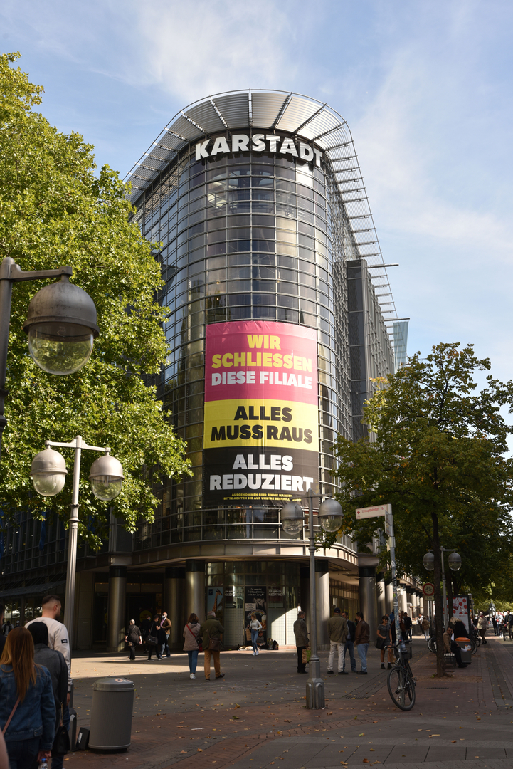 Karstadt store closing