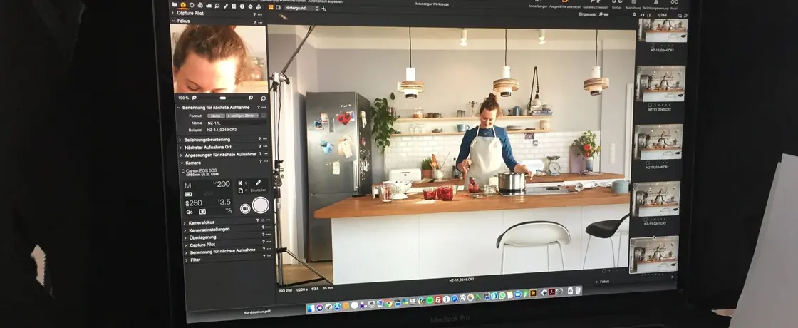 Foto eines Videobildschirms mit Produktion einer Kochszene bei DRIVE Agentur Hannover