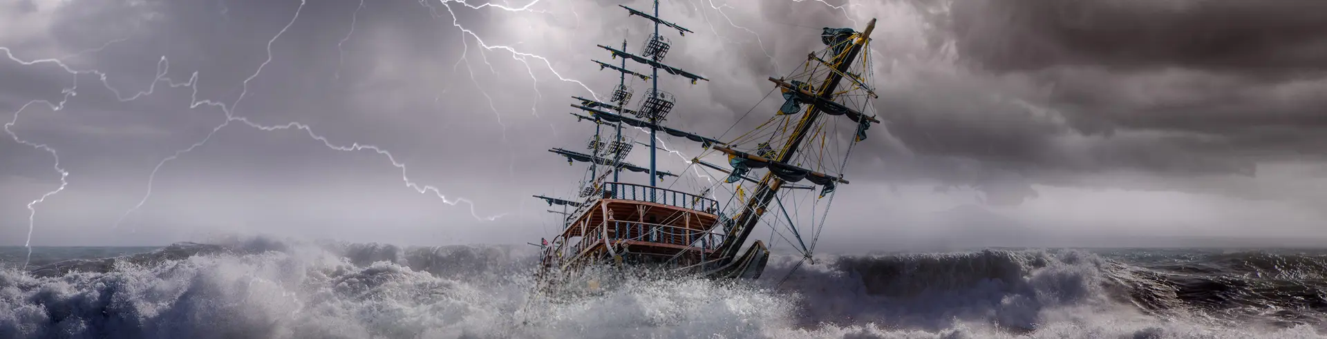 Segelschiff, welches durch einen Sturm fährt